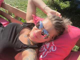 KatyStar - Halloo ich bin Katarina,welcom in meine profil :) wenn hast lust ,komm mich mehr kenenlernen in privat :) freu mich auf dich kussssssssssss